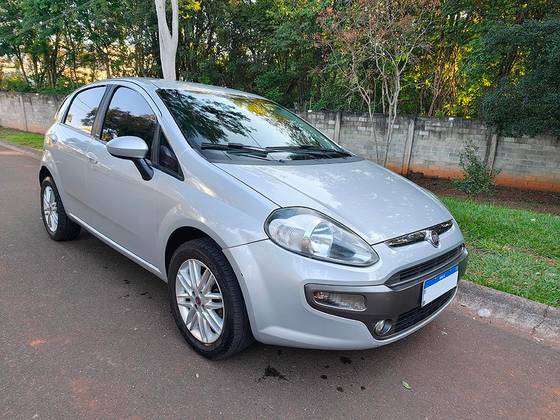 FIAT PUNTO 1.6 ESSENCE 16V FLEX 4P MANUAL FIAT PUNTO 1.6 ESSENCE 16V FLEX 4P MANUAL